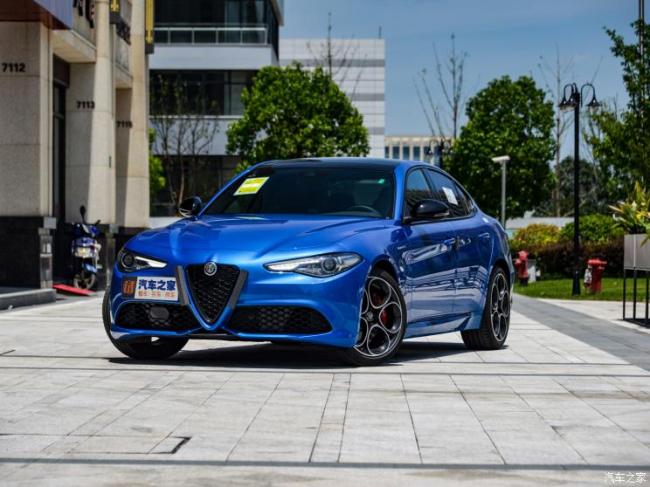 阿尔法・罗密欧 Giulia 2022款 2.0T 280HP Veloce 赛道版