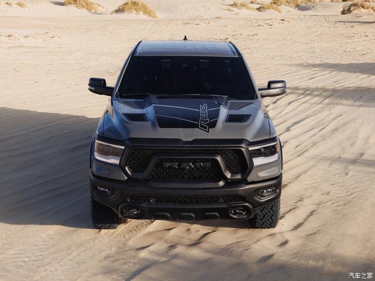 道奇(进口) RAM Trucks 2023款 1500 Rebel Lunar Edition