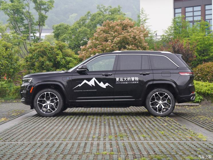 Jeep(进口) 大切诺基新能源(进口) 2023款 2.0T 4xe 巅峰版