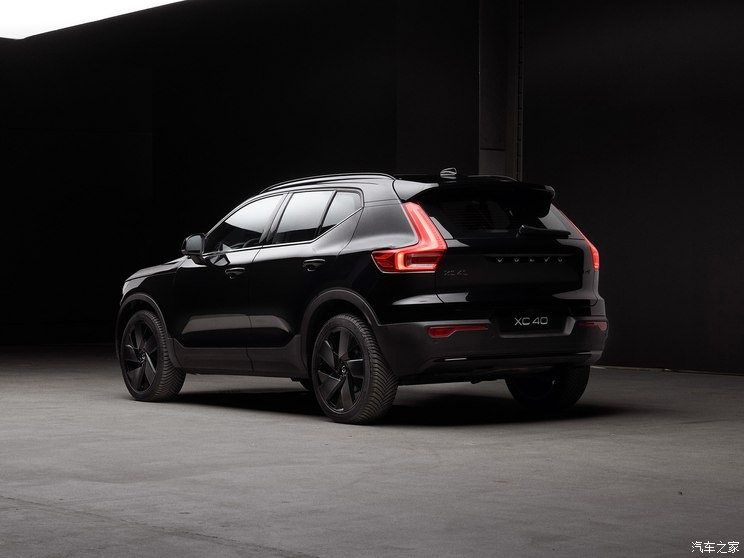 沃尔沃(进口) 沃尔沃XC40新能源(进口) 2024款 Black Edition