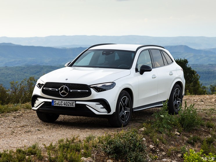 奔驰(进口) 奔驰GLC新能源(进口) 2023款 GLC 300 de 4MATIC AMG Line 欧洲版