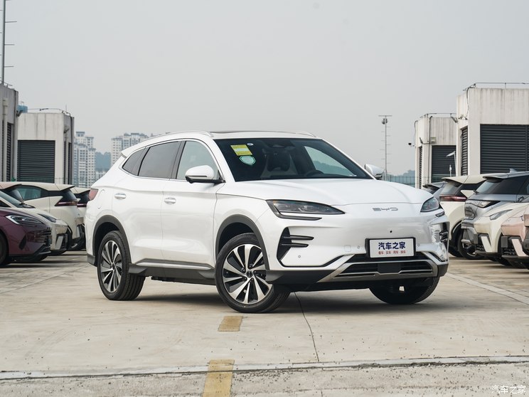 比亚迪 宋PLUS新能源 2024款 荣耀版 EV 605km 旗舰PLUS